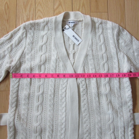 BB DAKOTA Sweater Coat Cable Knit Cardigan Pocketed and Belted NEW WITH TAGS - Picture 6 of 7